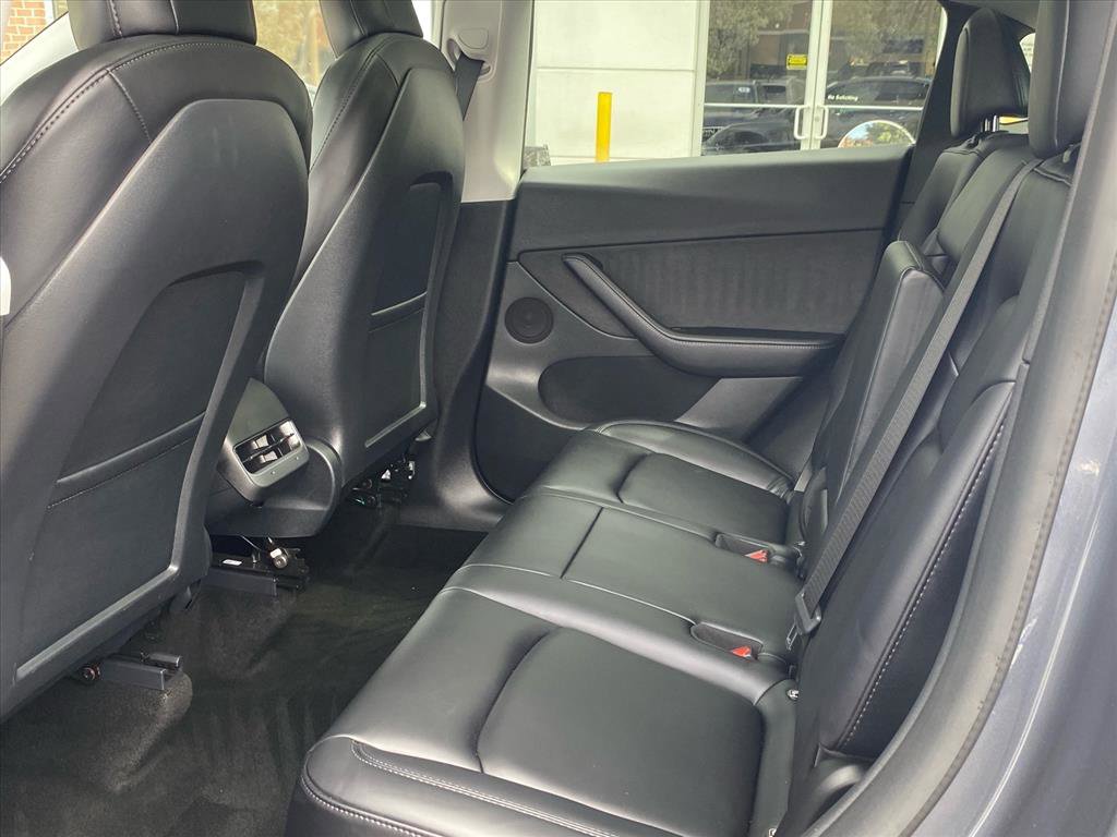 Used 2022 Tesla Model Y Long Range image 19
