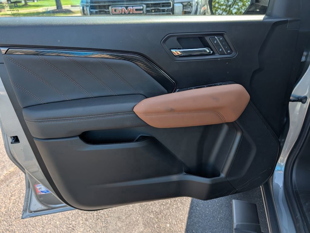 New 2026 GMC Canyon AT4 w/ Technology Plus Package AWD/4WD image 13