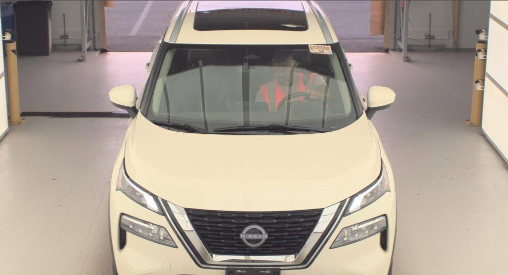 Used 2023 Nissan Rogue SV w/ SV Premium B Package image 2
