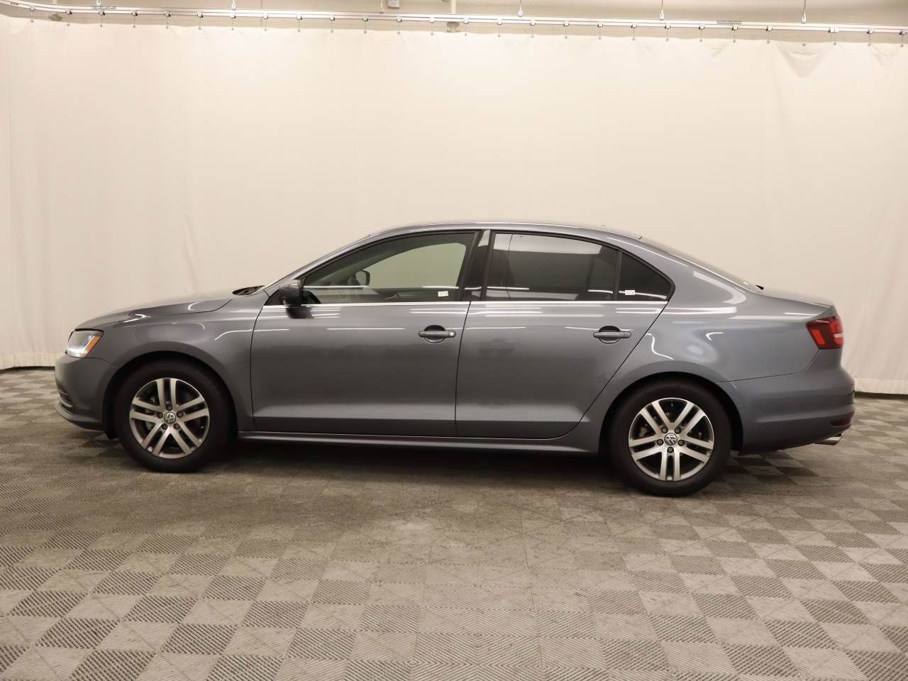 Used 2017 Volkswagen Jetta S image 2