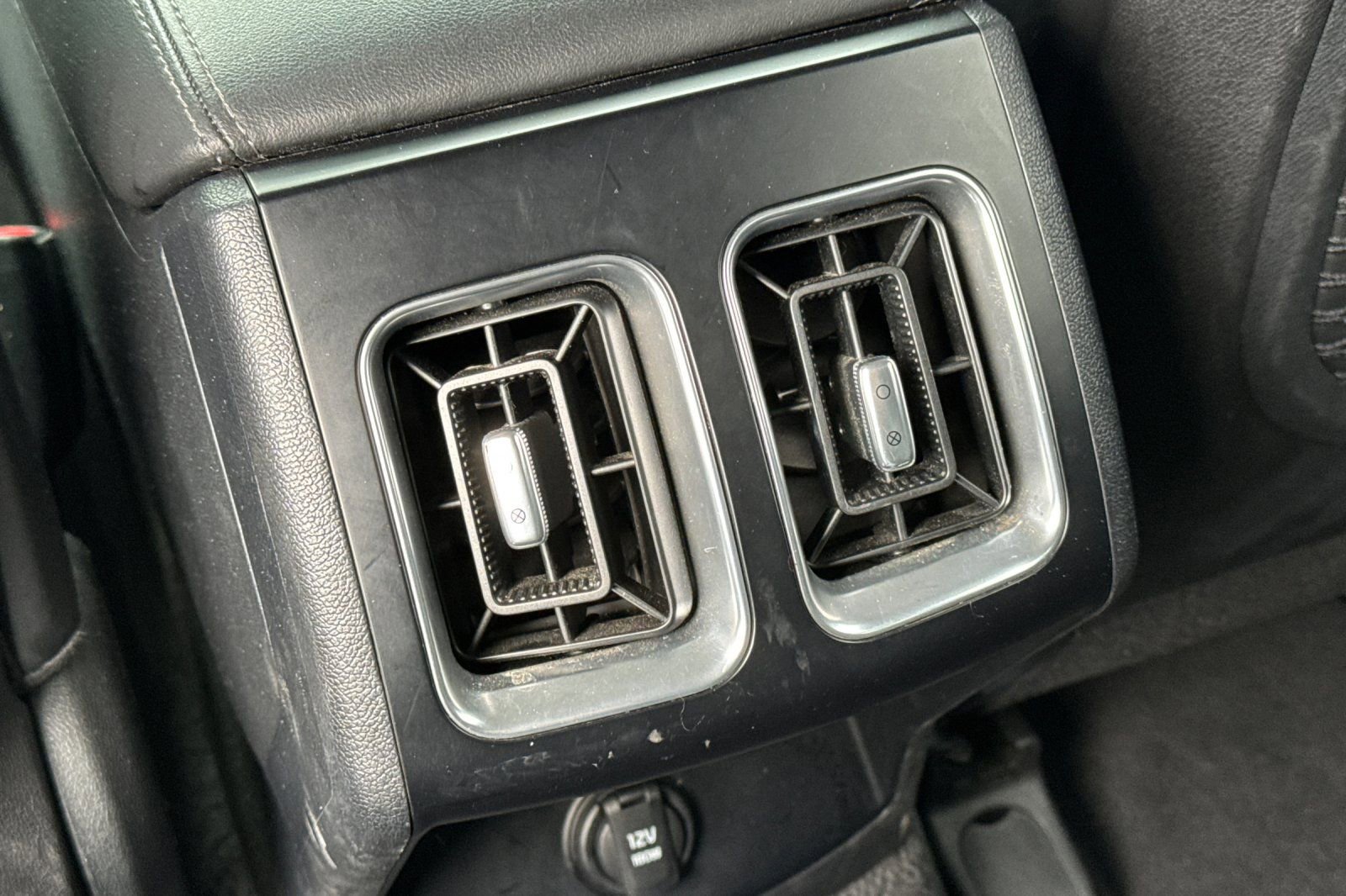 Used 2024 Kia Sorento S image 13