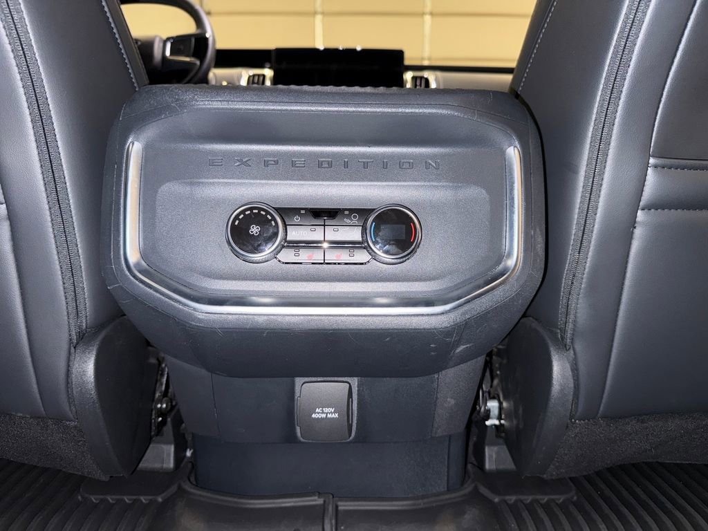 Used 2025 Ford Expedition Max Platinum w/ Stealth Performance Package image 31