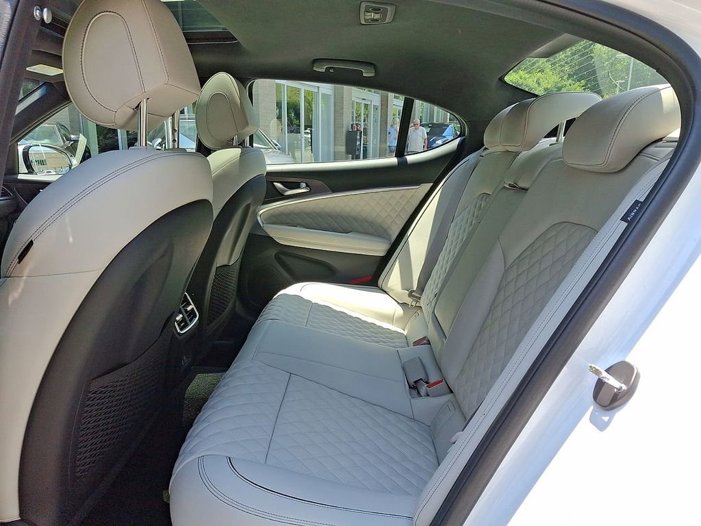 Certified 2025 Genesis G70 3.3T Advanced w/ Sport Prestige Package image 13