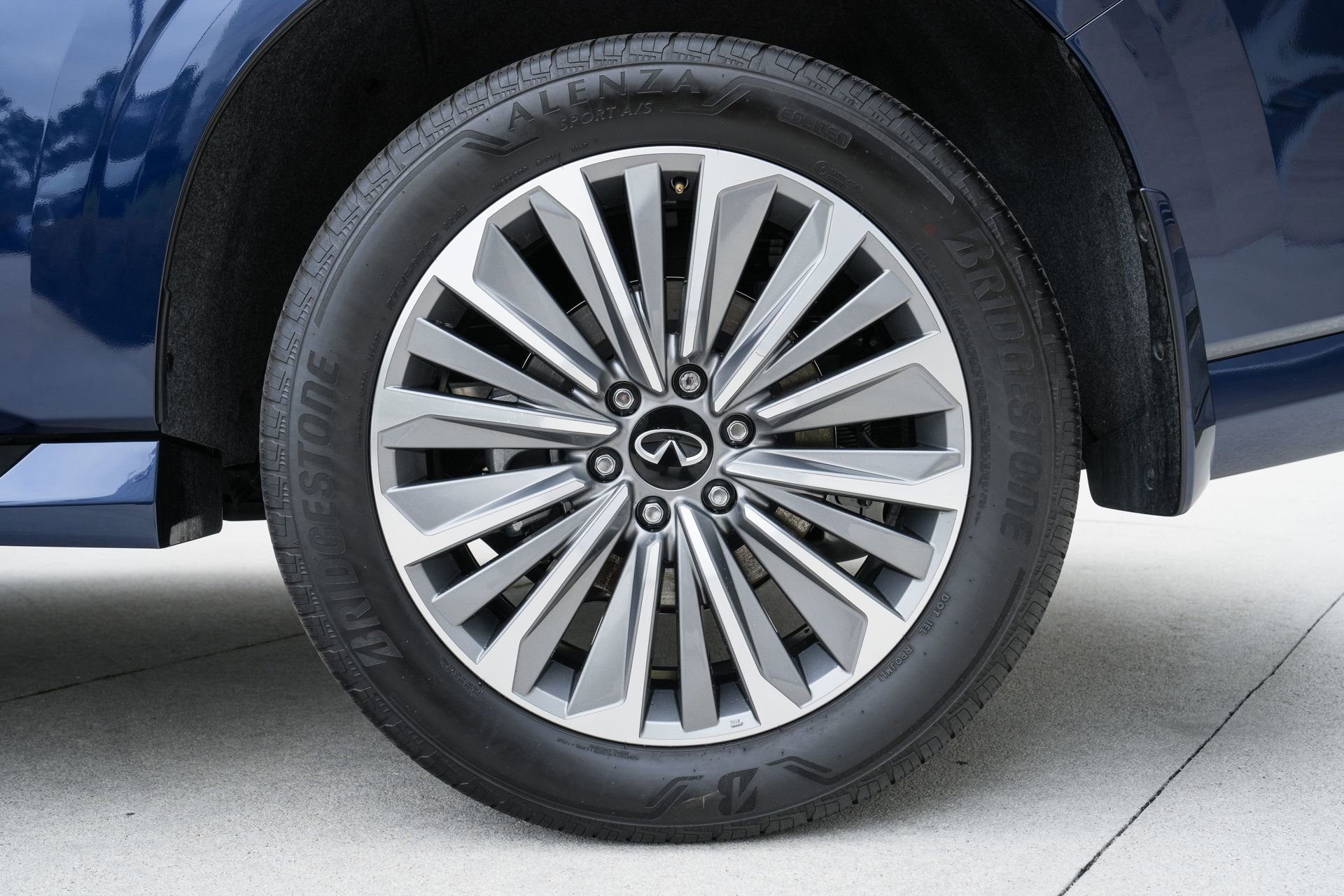 Certified 2026 INFINITI QX80 Luxe w/ Cargo Package AWD/4WD image 28