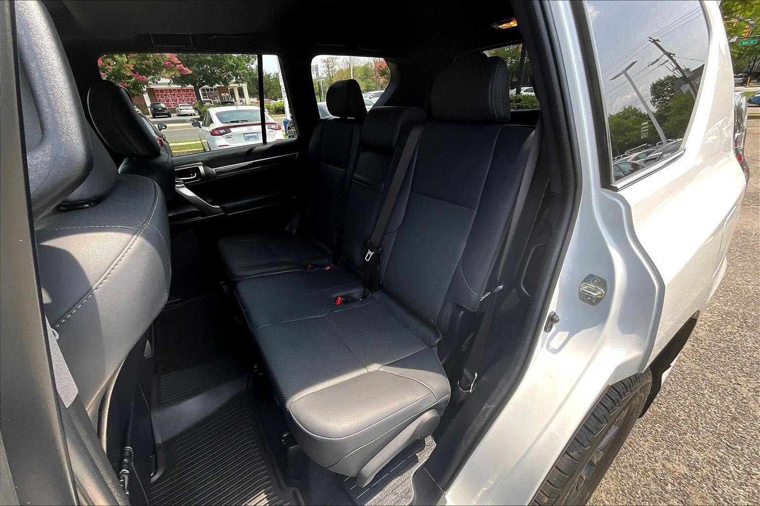 Used 2023 Lexus GX 460 Premium w/ Premium Package AWD/4WD image 28