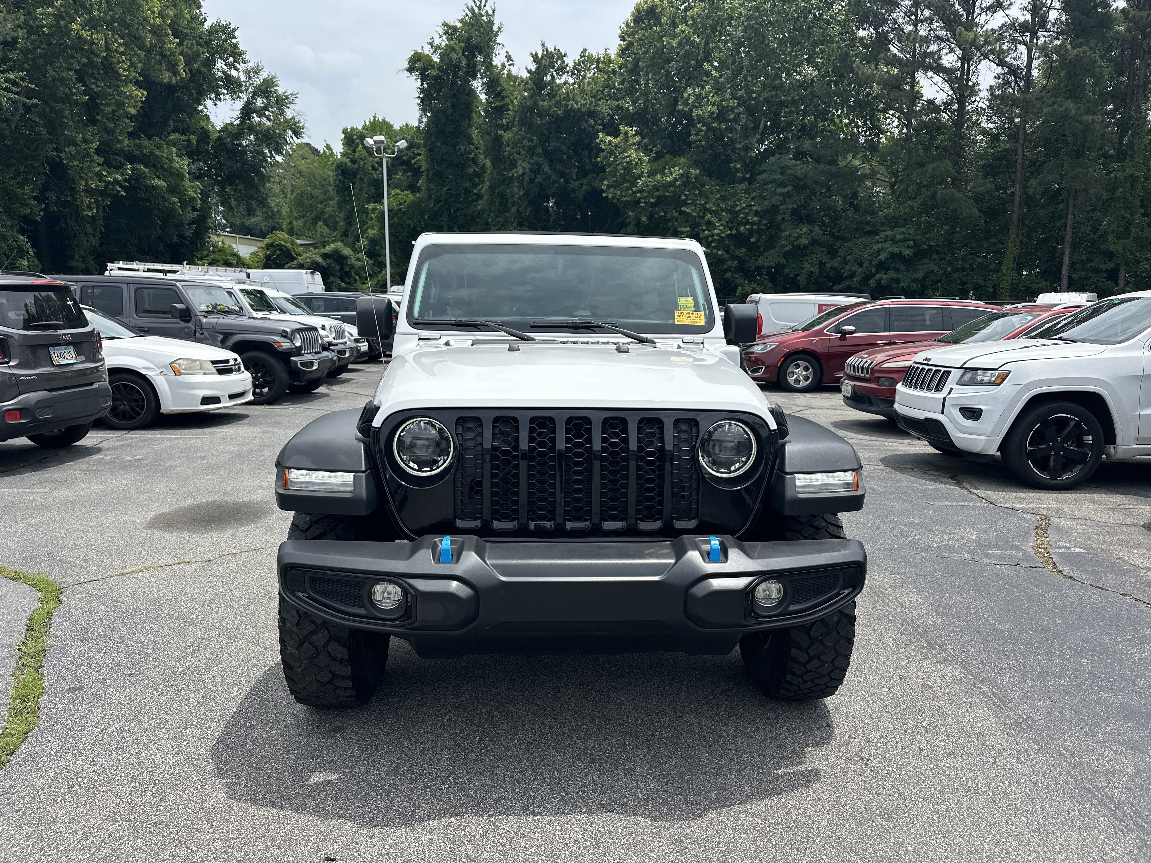 Used 2023 Jeep Wrangler Unlimited w/ Sun & Screen Package AWD/4WD image 4