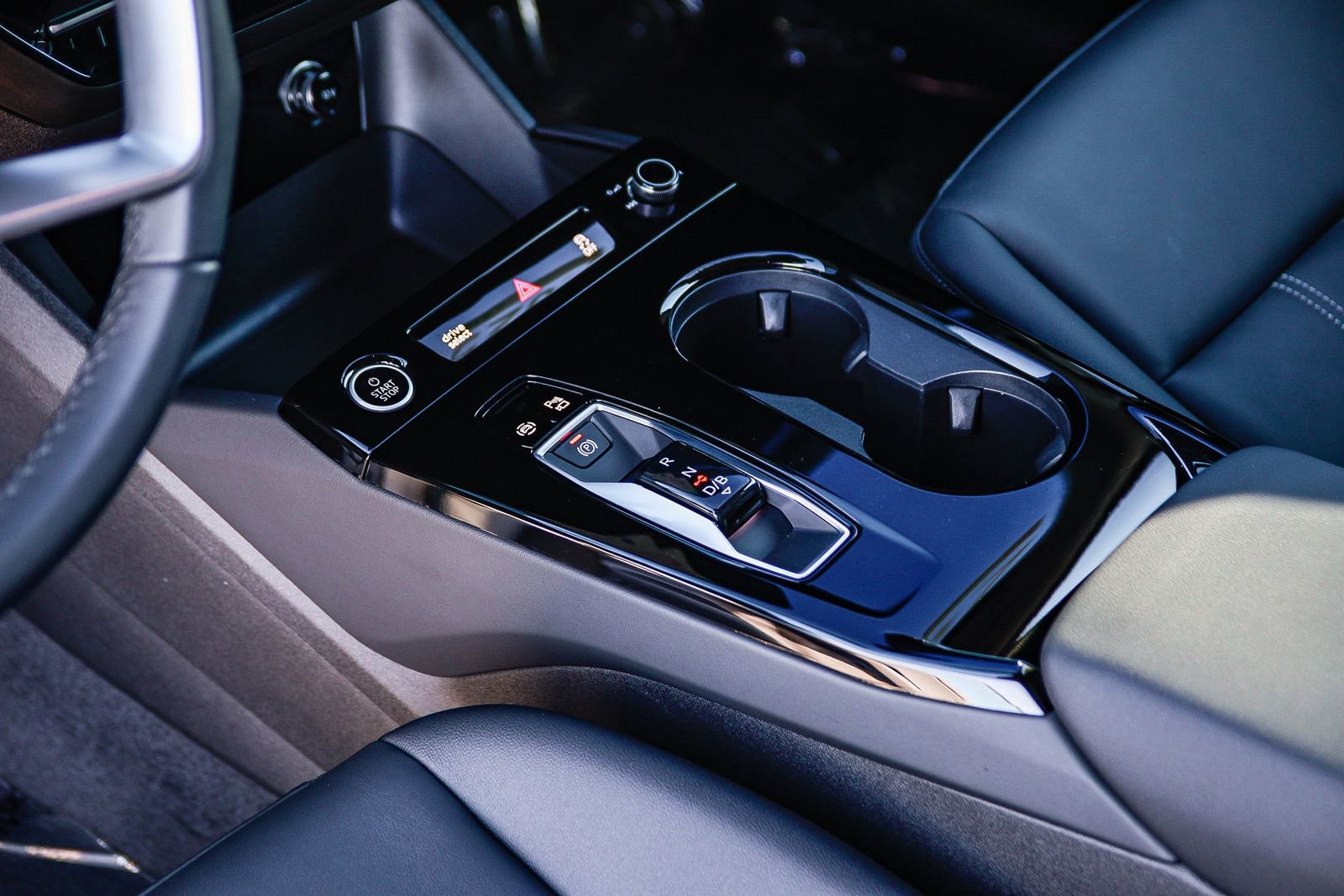 Certified 2025 Audi Q6 e-tron Premium w/ Convenience Package image 21