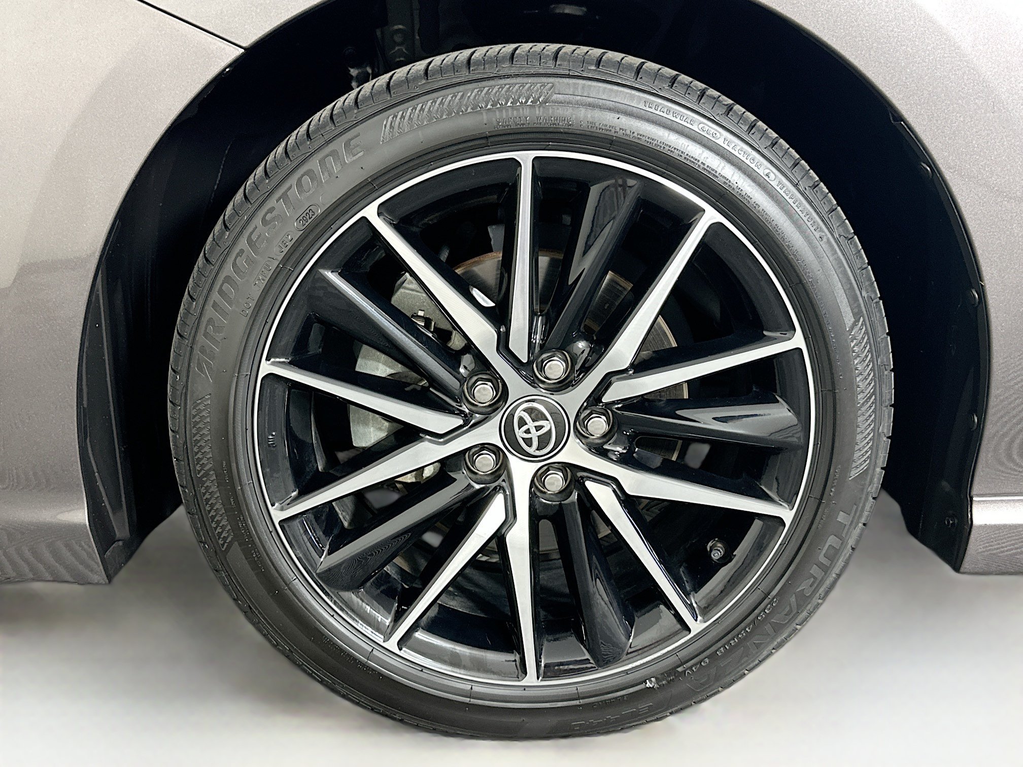 Used 2024 Toyota Camry SE FWD image 11