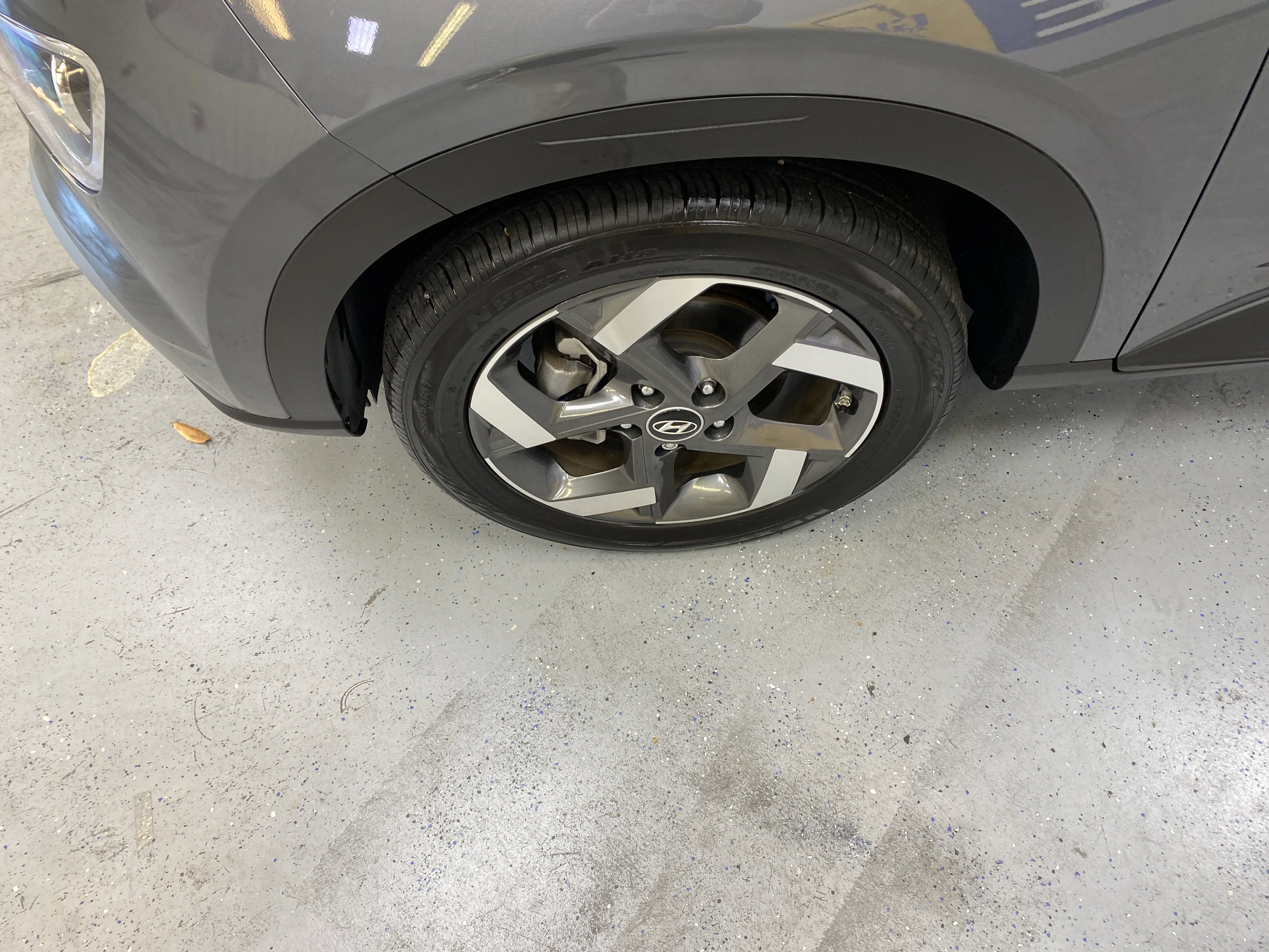 Used 2024 Hyundai Venue SEL image 11