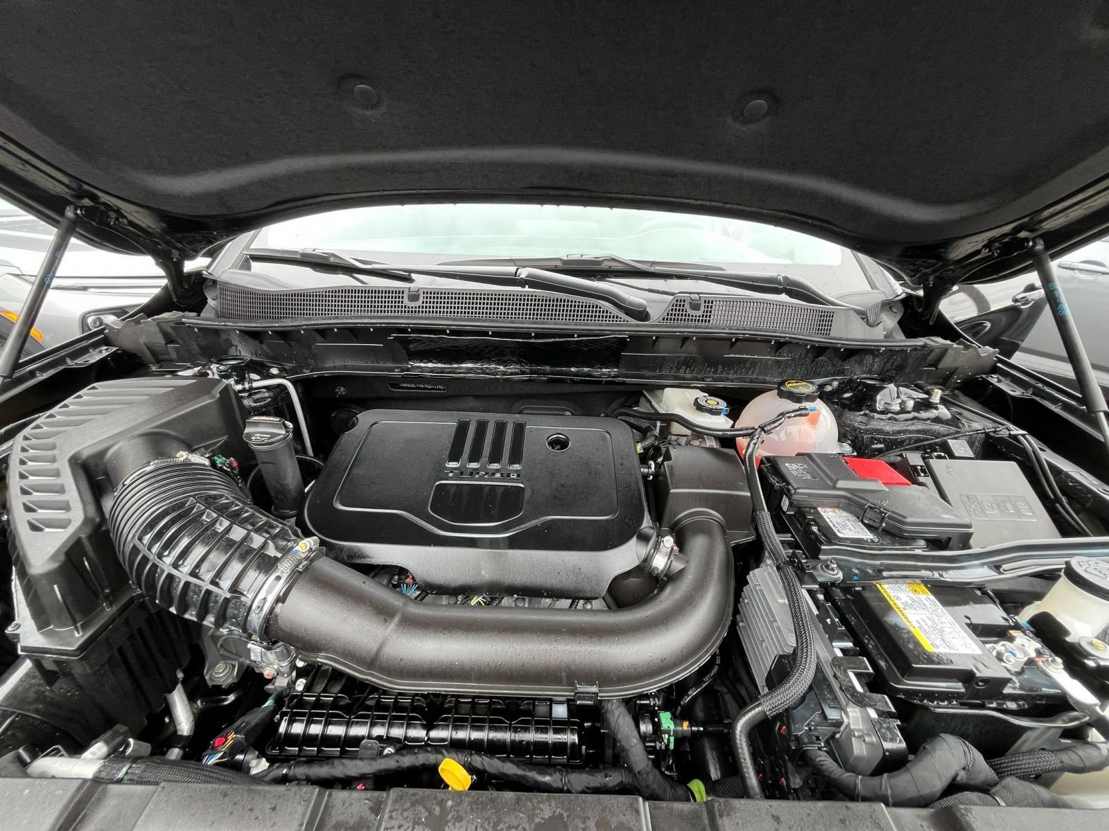 Used 2025 Chevrolet Blazer LT FWD image 32