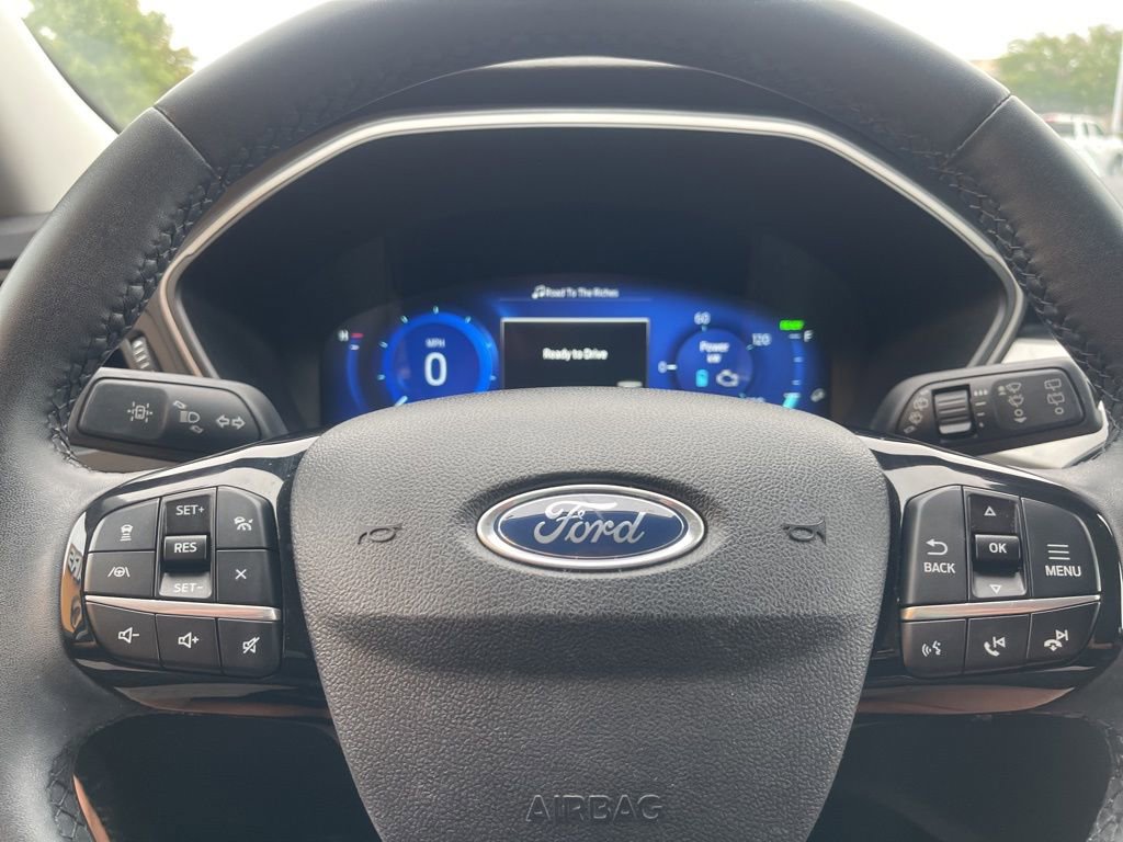 Used 2022 Ford Escape SEL w/ Technology Package FWD image 10
