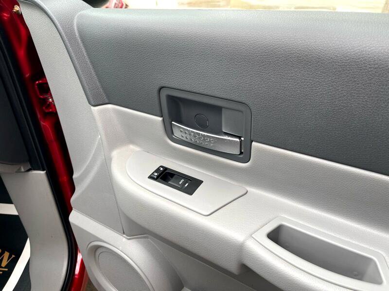 Used 2008 Dodge Durango SLT w/ Technology Group II image 45