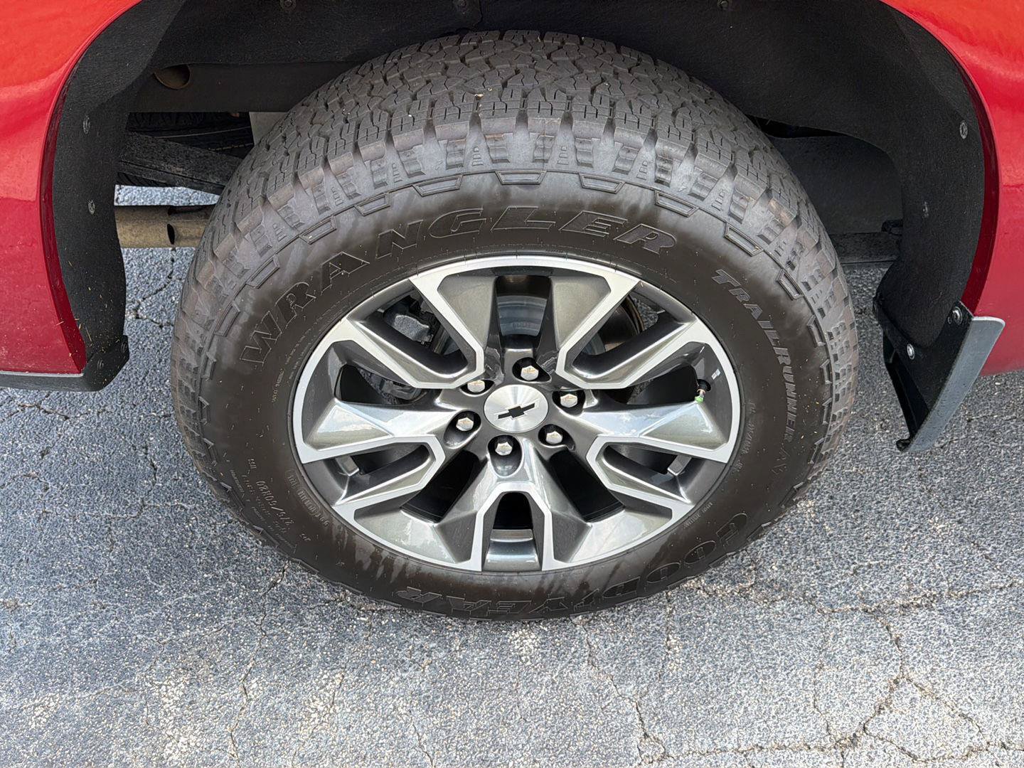 Used 2024 Chevrolet Silverado 1500 RST AWD/4WD image 38
