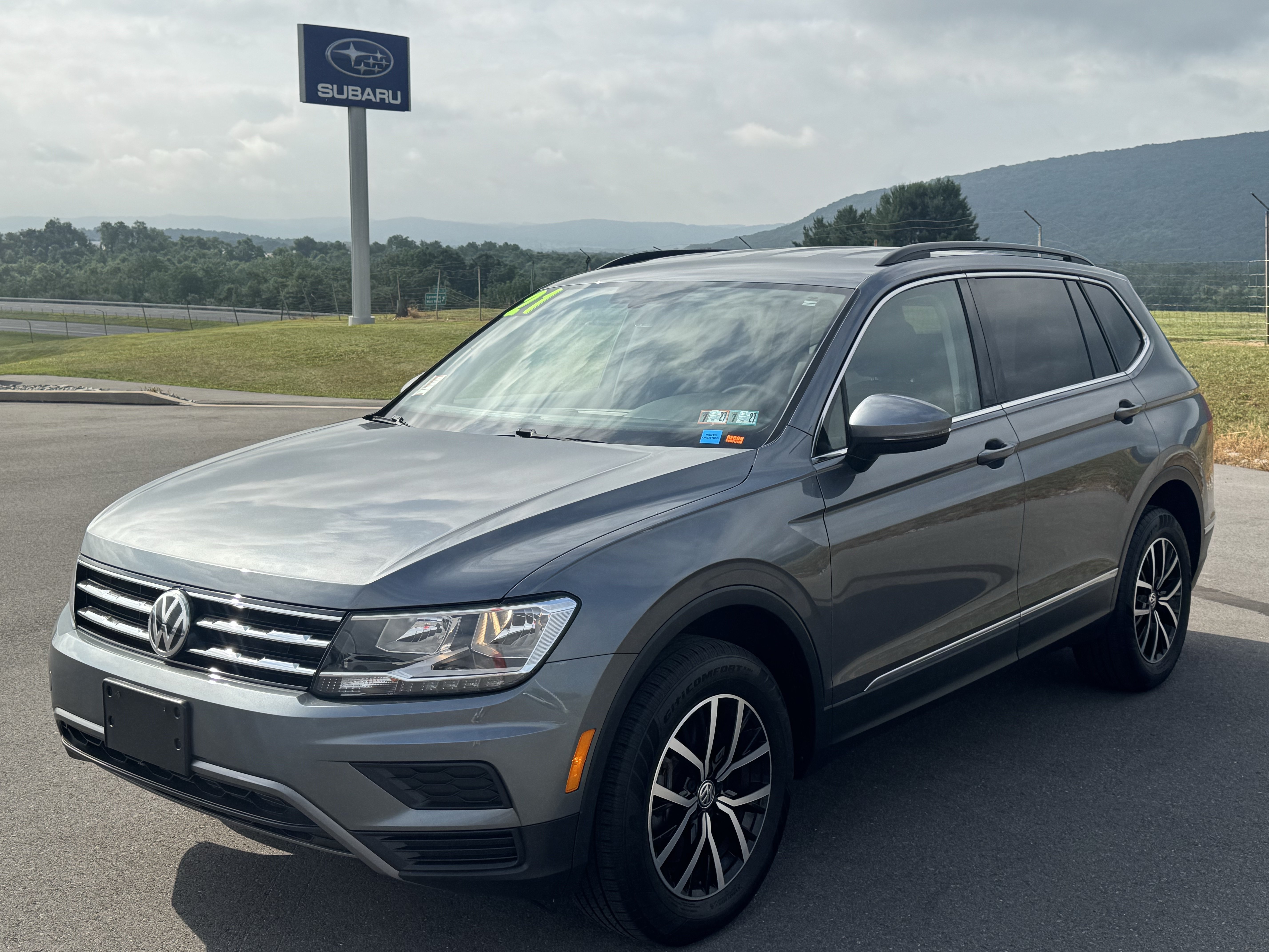 Used 2021 Volkswagen Tiguan SE AWD/4WD image 8