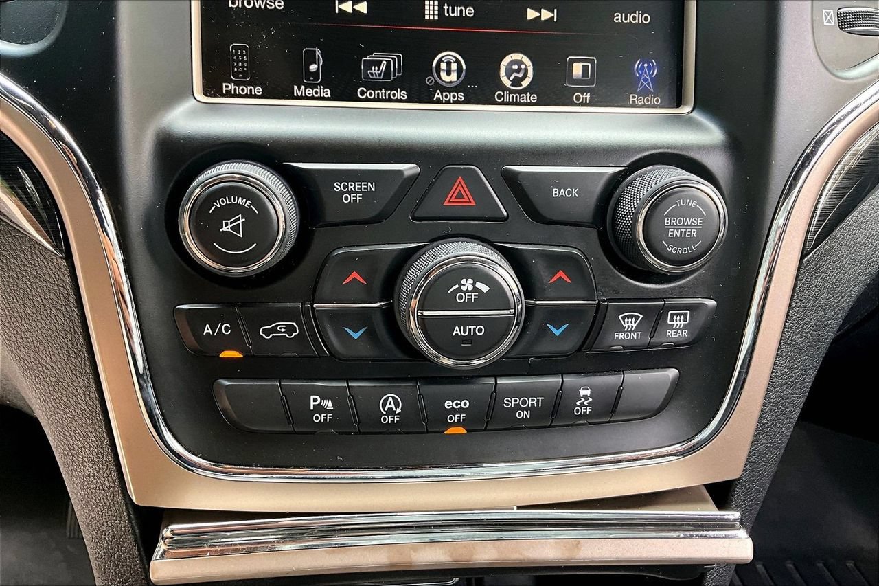 Used 2016 Jeep Grand Cherokee Laredo 75th Anniversary AWD/4WD image 25