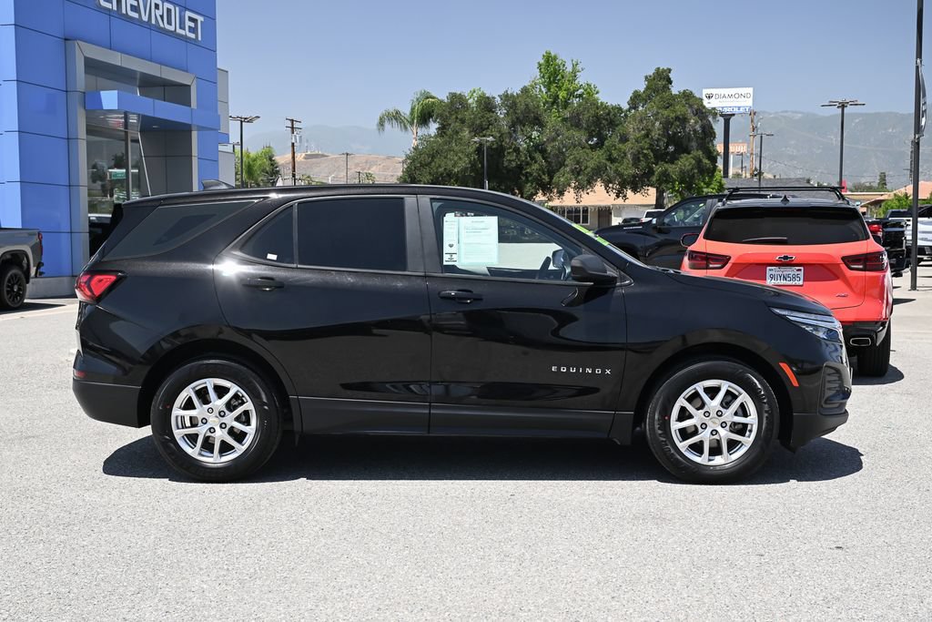 Used 2022 Chevrolet Equinox LS w/ LPO, Cargo Package FWD image 3