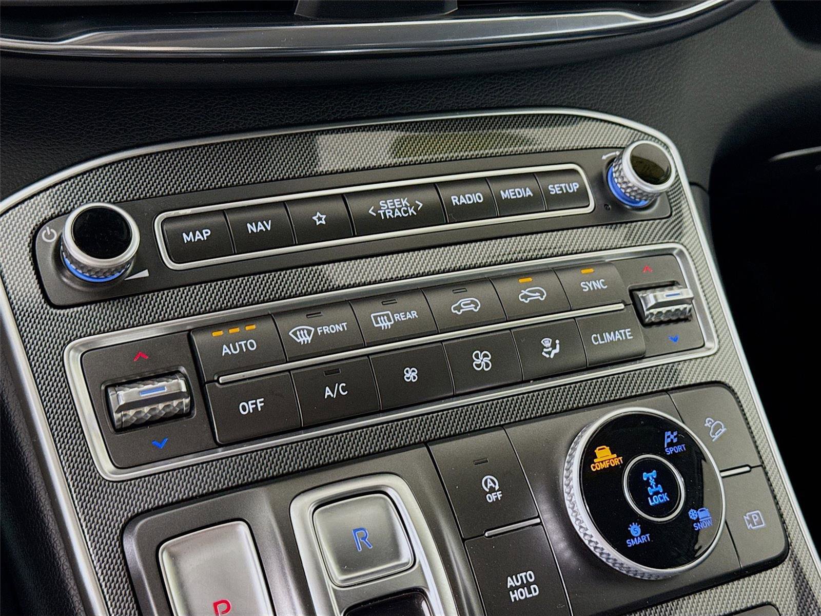 Used 2023 Hyundai Santa Fe SEL image 16