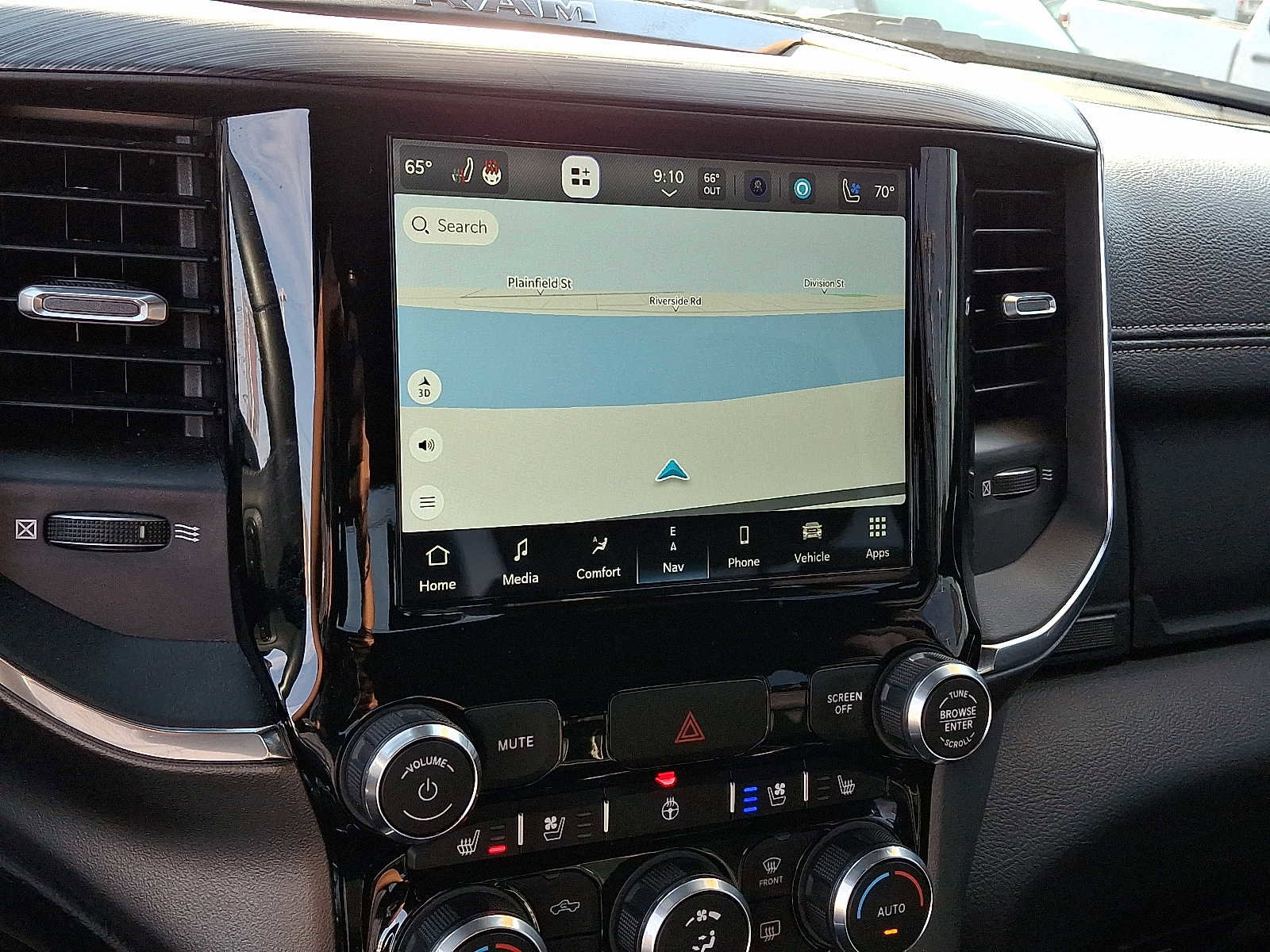 Certified 2024 RAM 1500 Laramie image 18