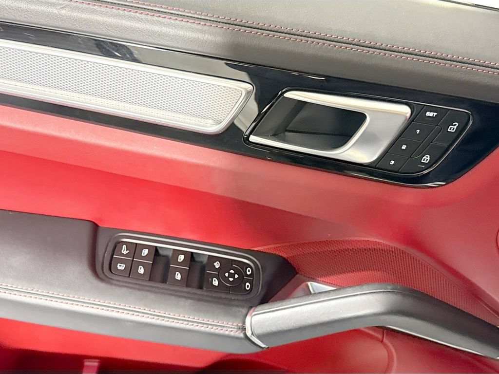 Certified 2023 Porsche Cayenne Turbo S AWD/4WD image 23