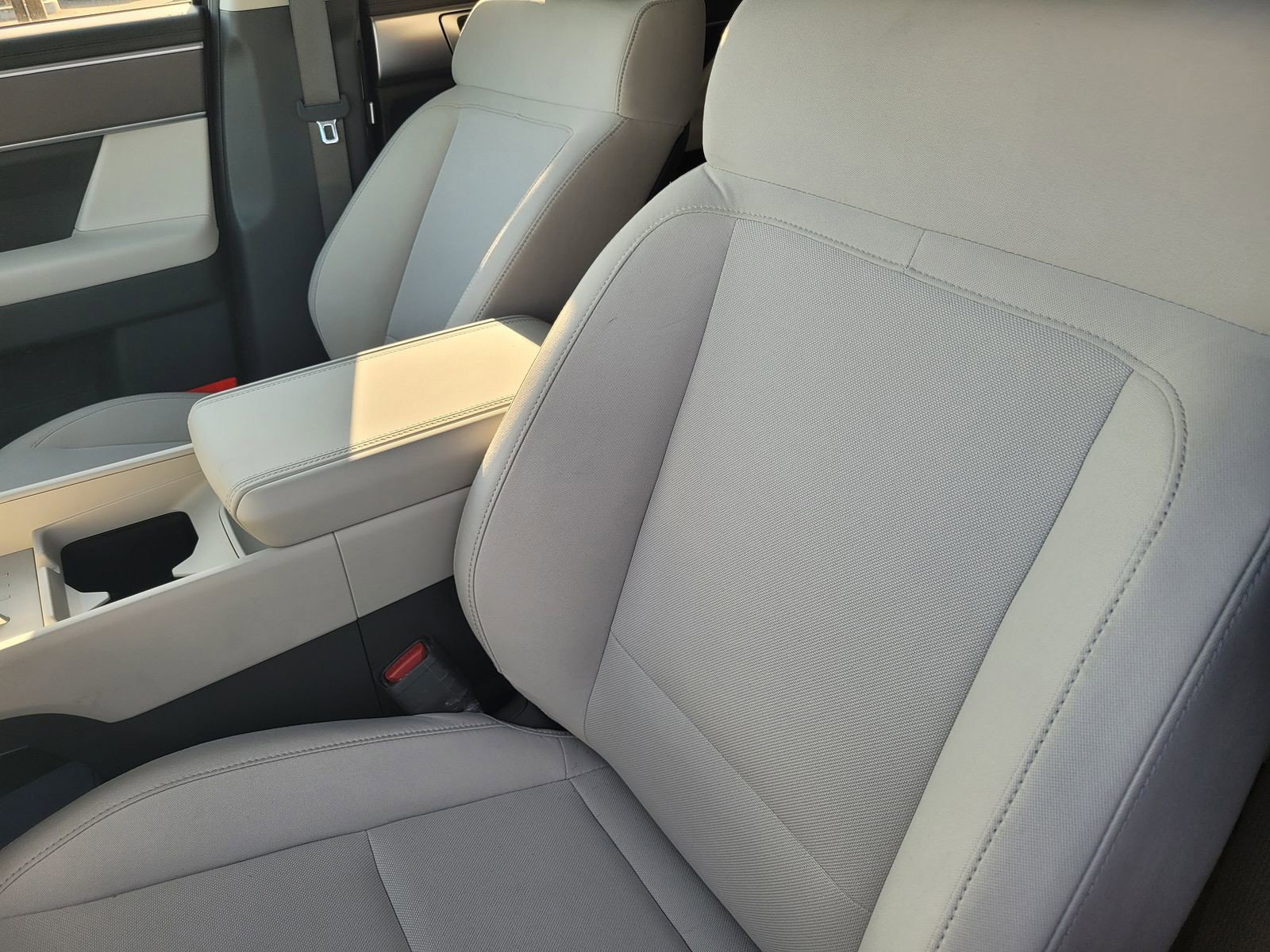 New 2026 Hyundai Santa Fe SE image 12