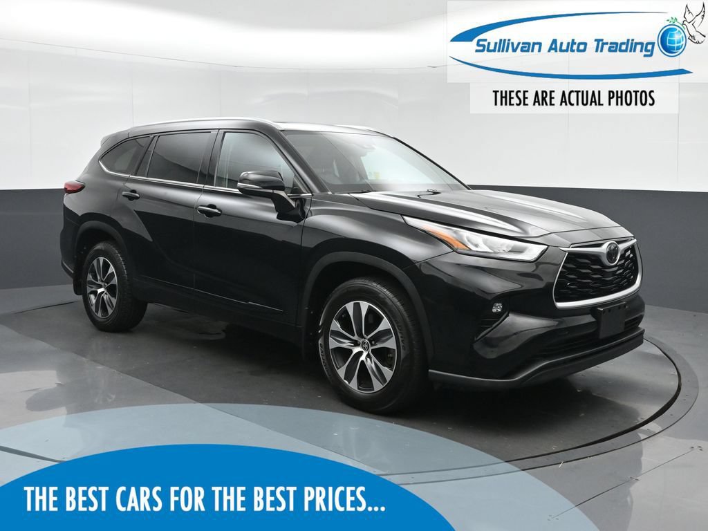 Used 2020 Toyota Highlander XLE AWD/4WD image 1