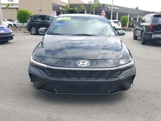 Certified 2025 Hyundai Elantra Sport FWD image 2