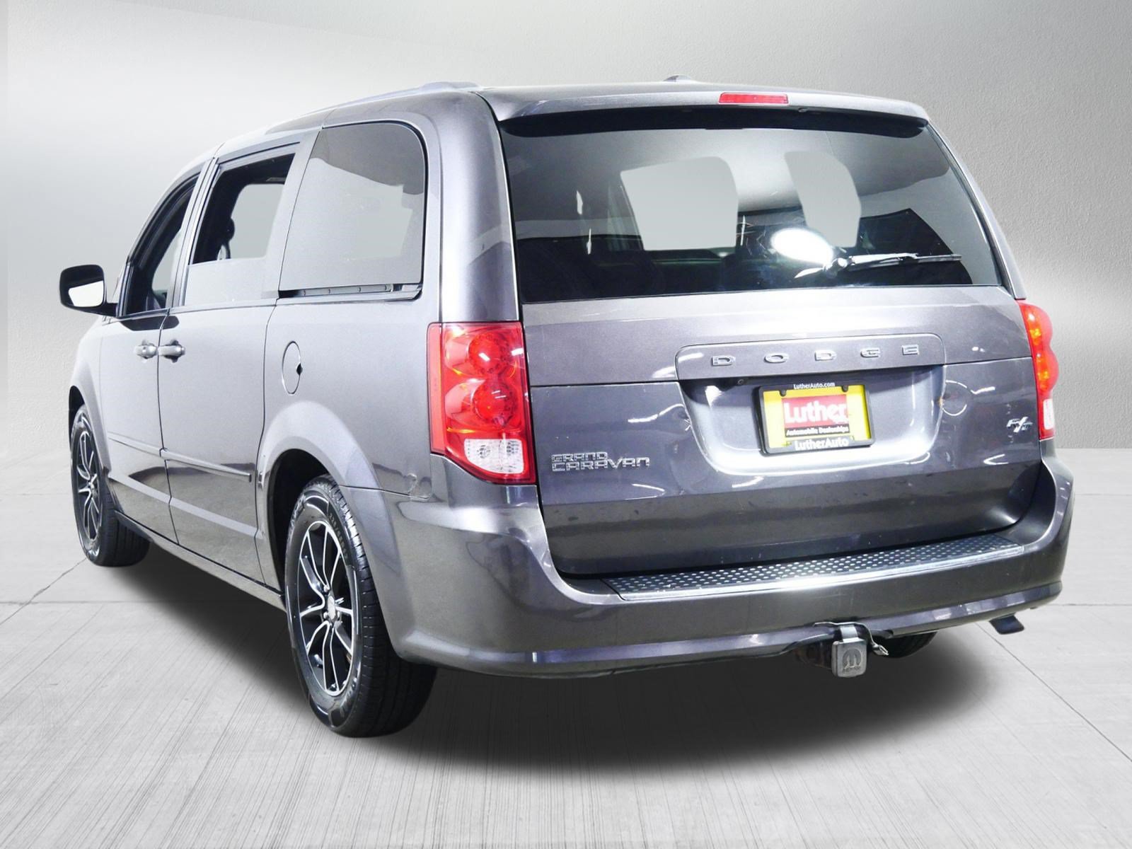 Used 2016 Dodge Grand Caravan R/T w/ Driver Convenience Group FWD image 5