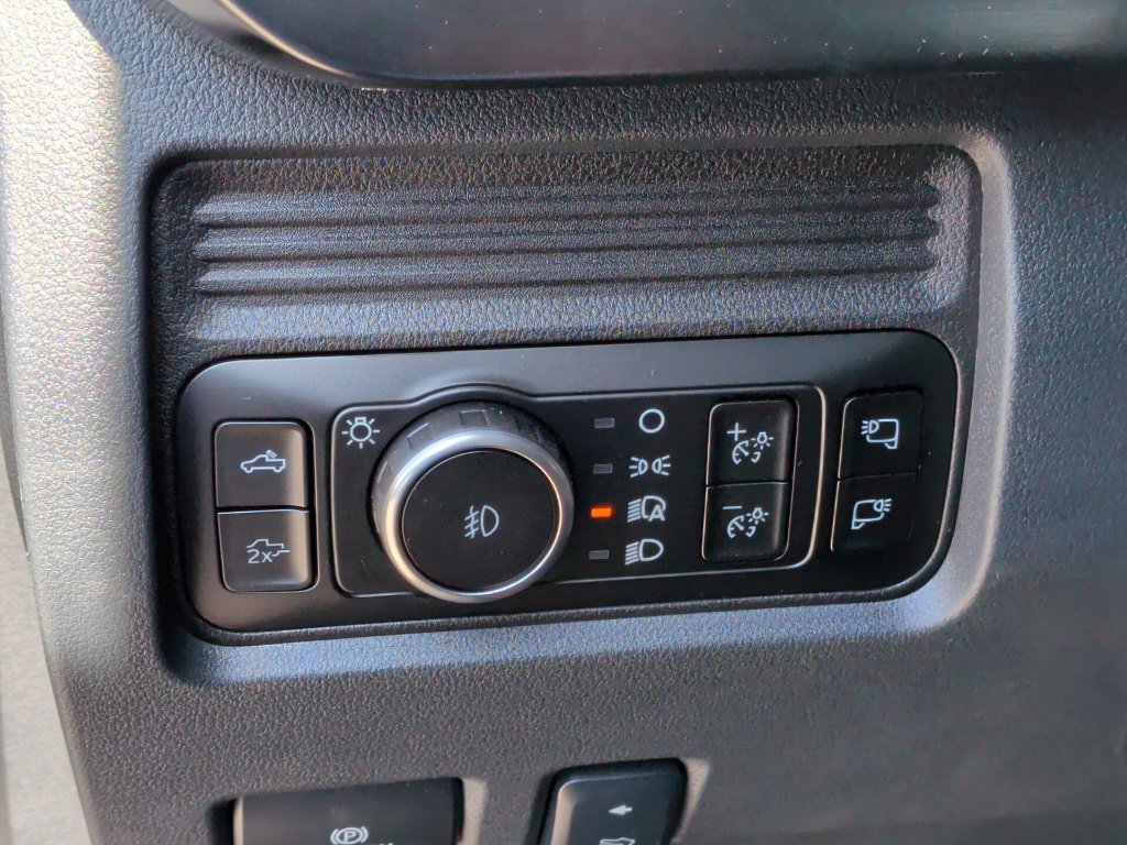 New 2027 Ford F350 Lariat w/ Lariat Premium Package AWD/4WD image 16