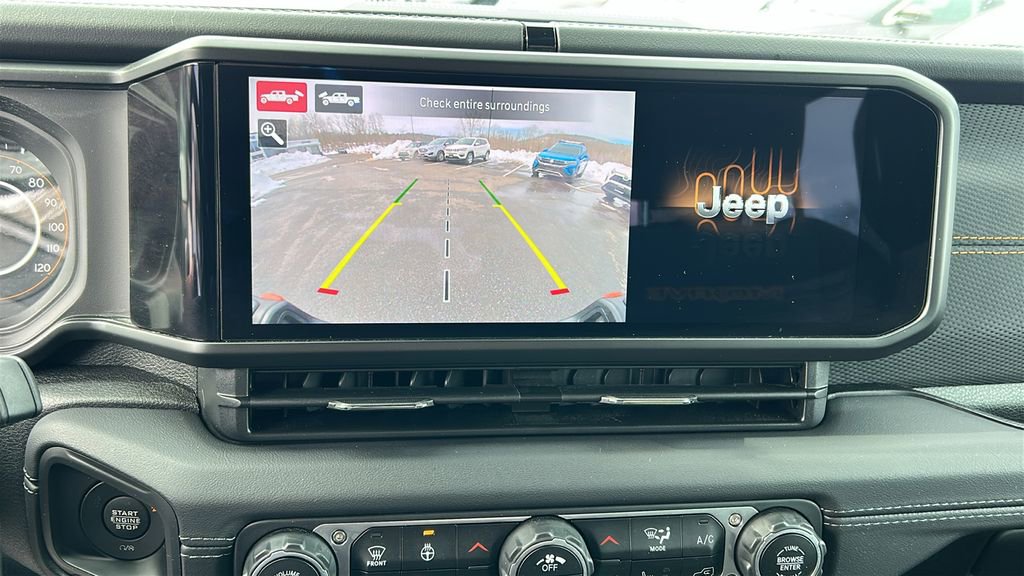 Used 2024 Jeep Gladiator Mojave w/ Technology Group image 17