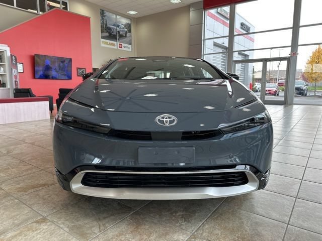 New 2026 Toyota Prius Plug-In Hybrid FWD image 2