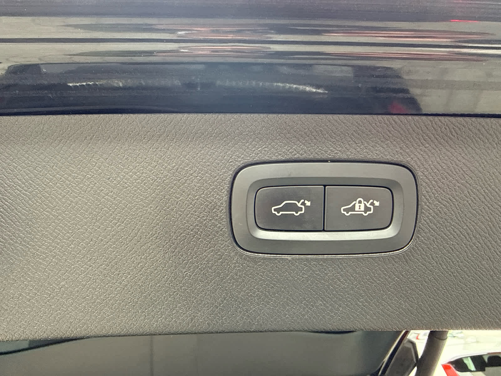 Used 2021 Volvo XC90 T6 Momentum image 25