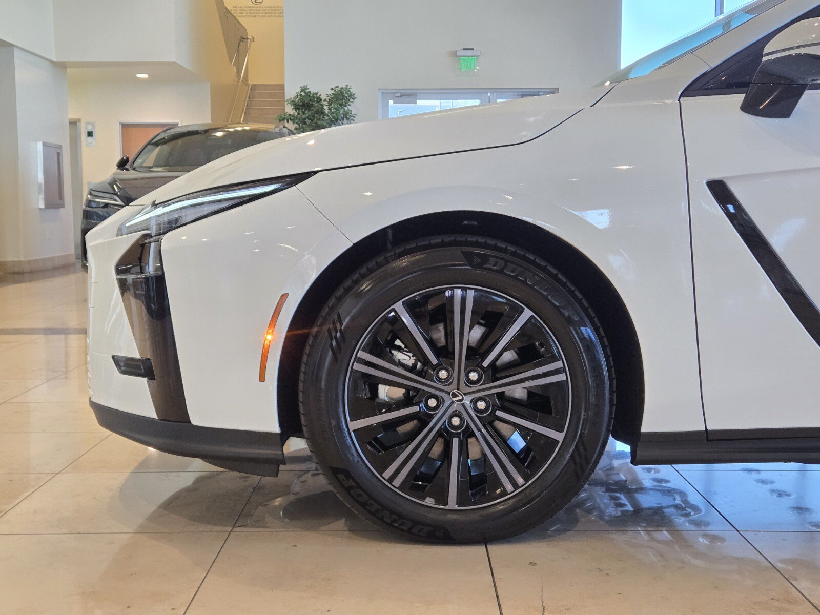 New 2026 Lexus ES 350e FWD image 5