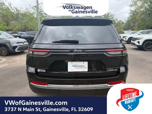 Used 2023 Jeep Grand Cherokee Laredo RWD image 5