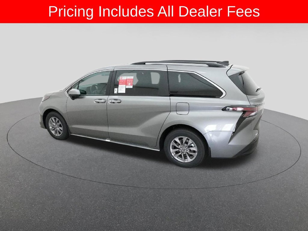 New 2026 Toyota Sienna XLE FWD image 4