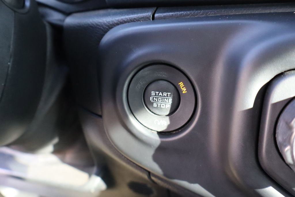 Used 2020 Jeep Wrangler Unlimited Sahara image 20