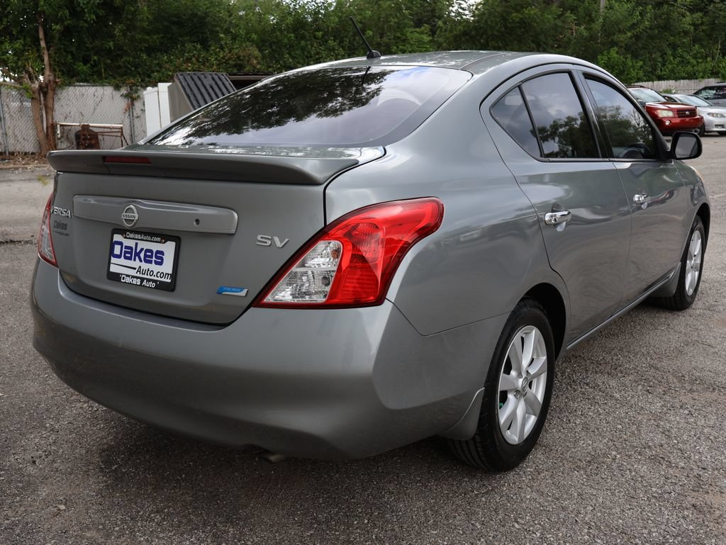 Used 2014 Nissan Versa SV w/ Convenience Package FWD image 7