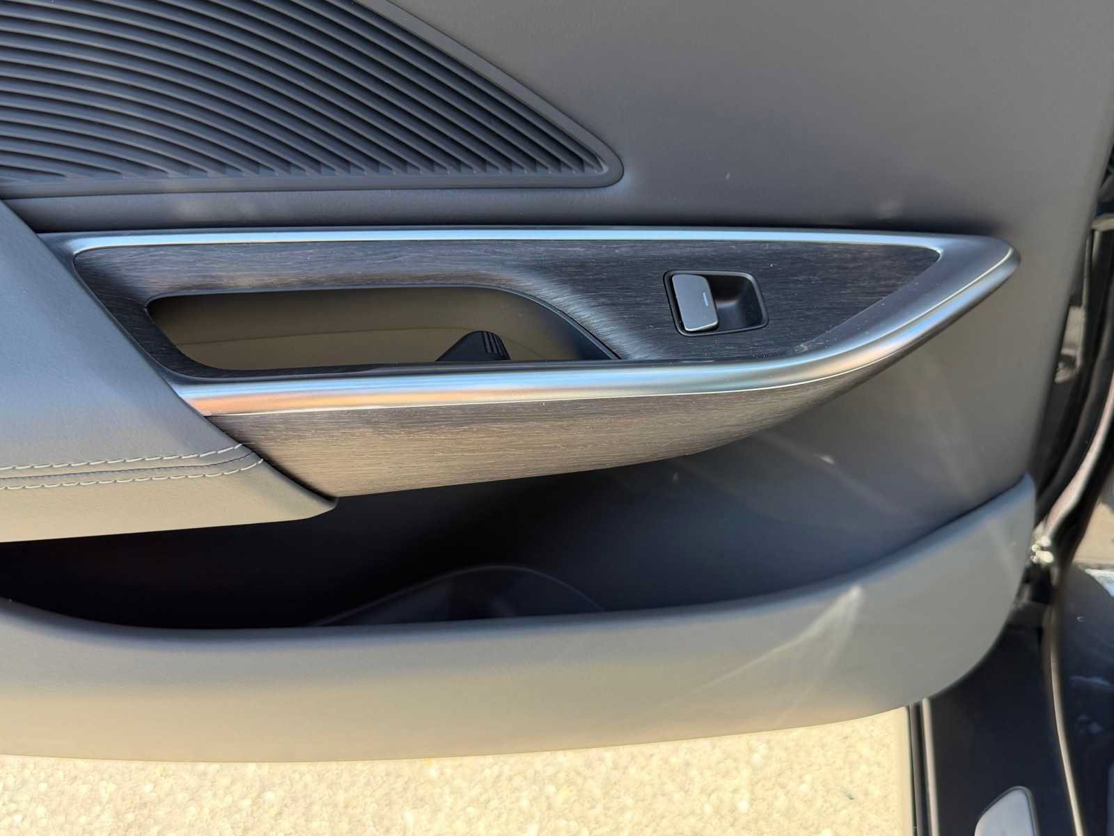 Used 2025 Lucid Air Touring AWD/4WD image 24