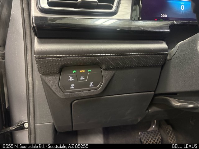 Used 2024 Volkswagen Atlas Cross Sport SE FWD image 19