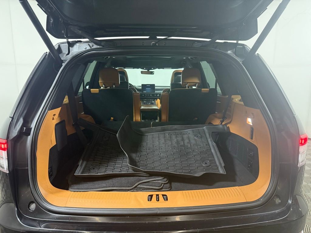 Used 2023 Lincoln Aviator Black Label w/ Dynamic Handling Package image 29