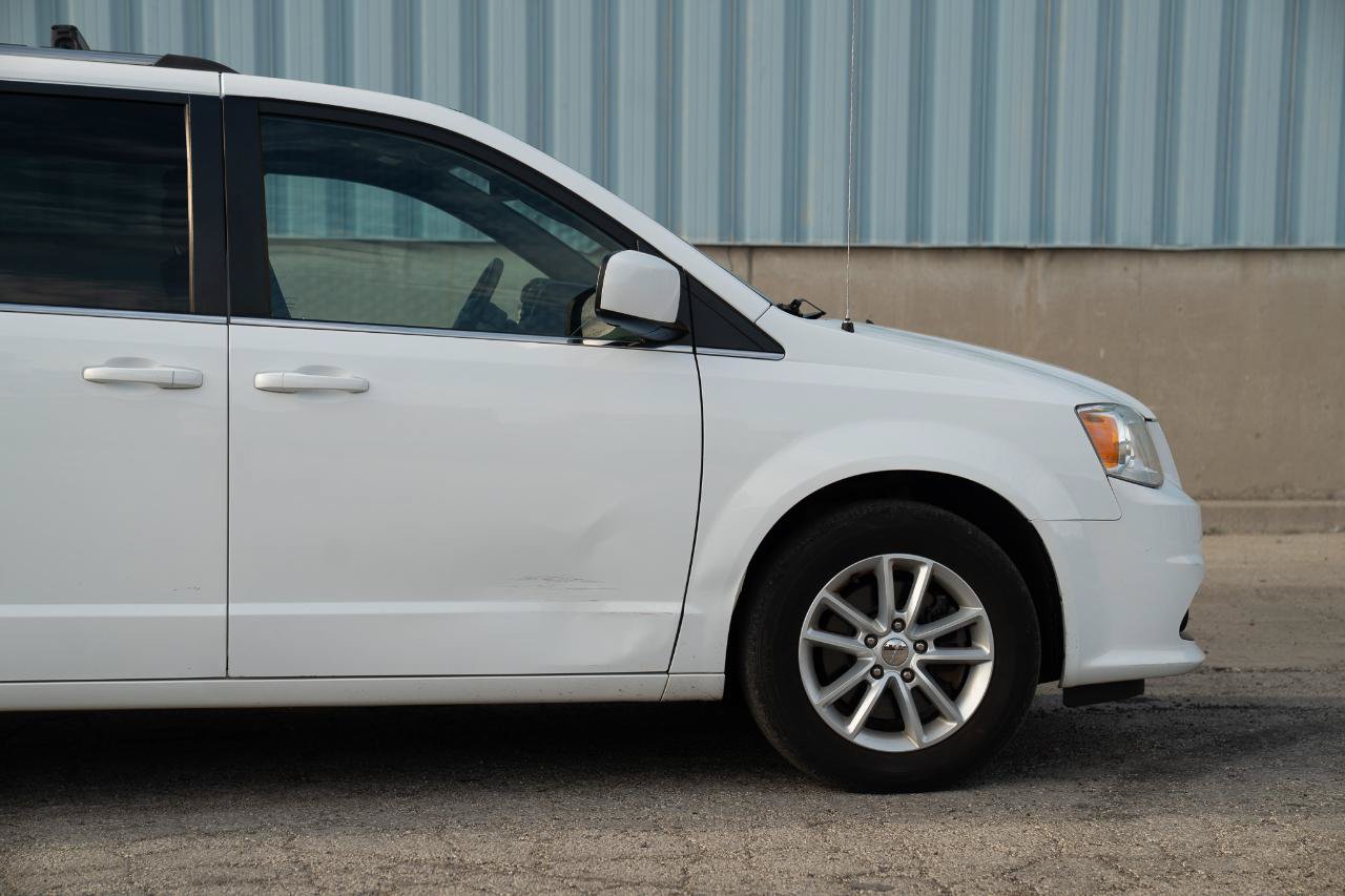 Used 2019 Dodge Grand Caravan SXT FWD image 11