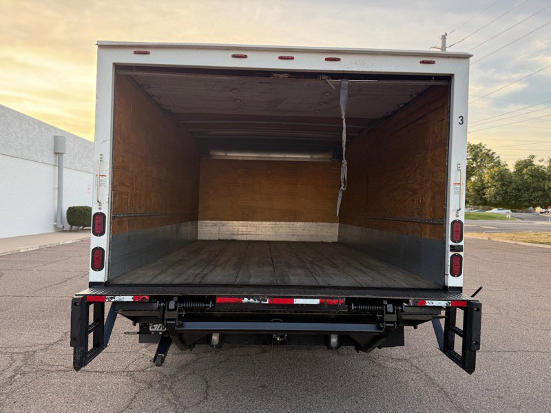 Used 2023 Isuzu NPR image 9