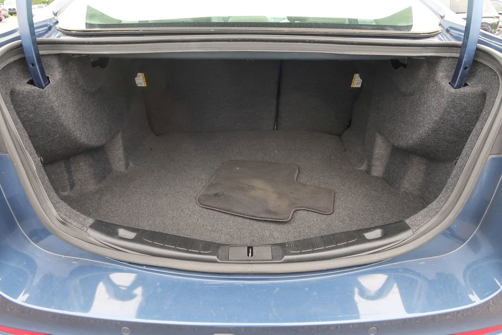 Used 2019 Ford Fusion SE FWD image 12
