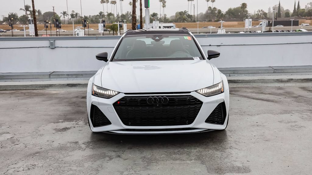 Used 2021 Audi RS 6 w/ Executive Package AWD/4WD image 3