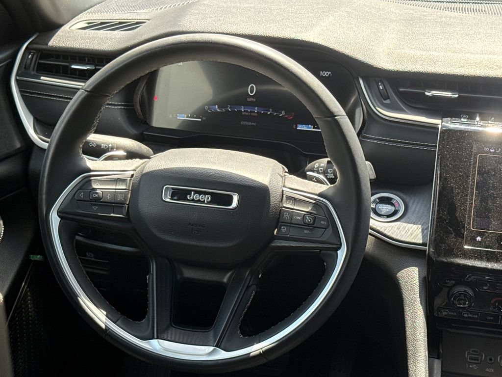 Used 2024 Jeep Grand Cherokee Altitude RWD image 13