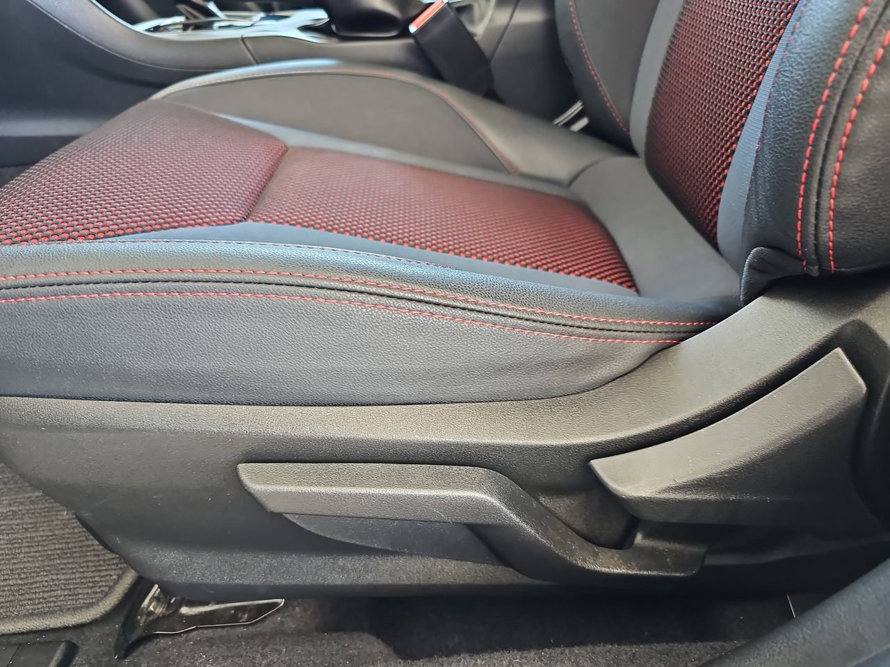 Used 2023 Subaru Crosstrek 2.0i Premium w/ Special Edition image 34