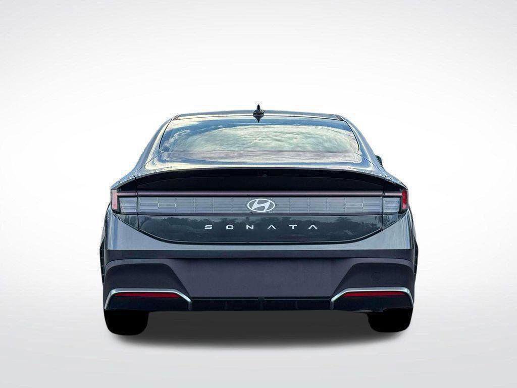 New 2026 Hyundai Sonata SE FWD image 6