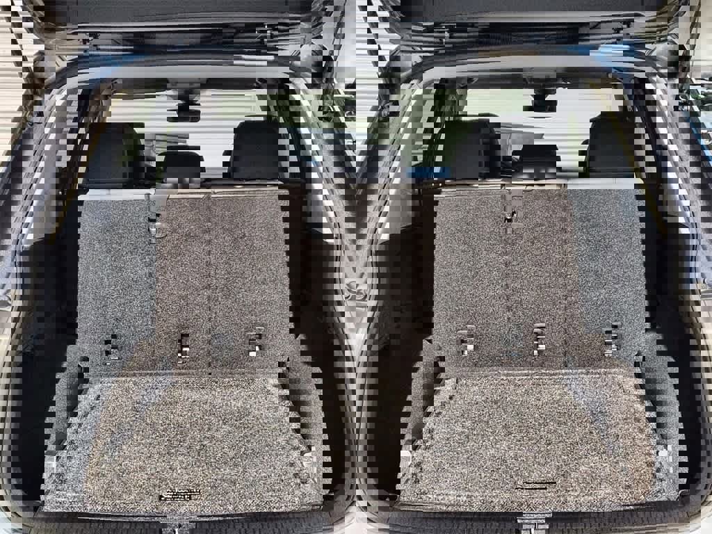 Used 2022 Volkswagen Tiguan SE image 36