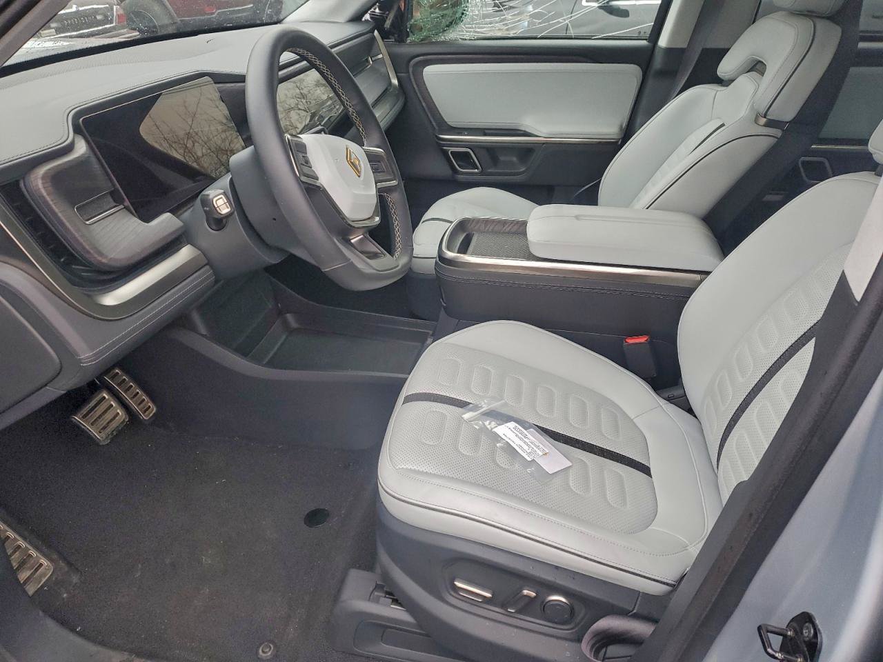 Used 2023 Rivian R1S Adventure AWD/4WD image 5