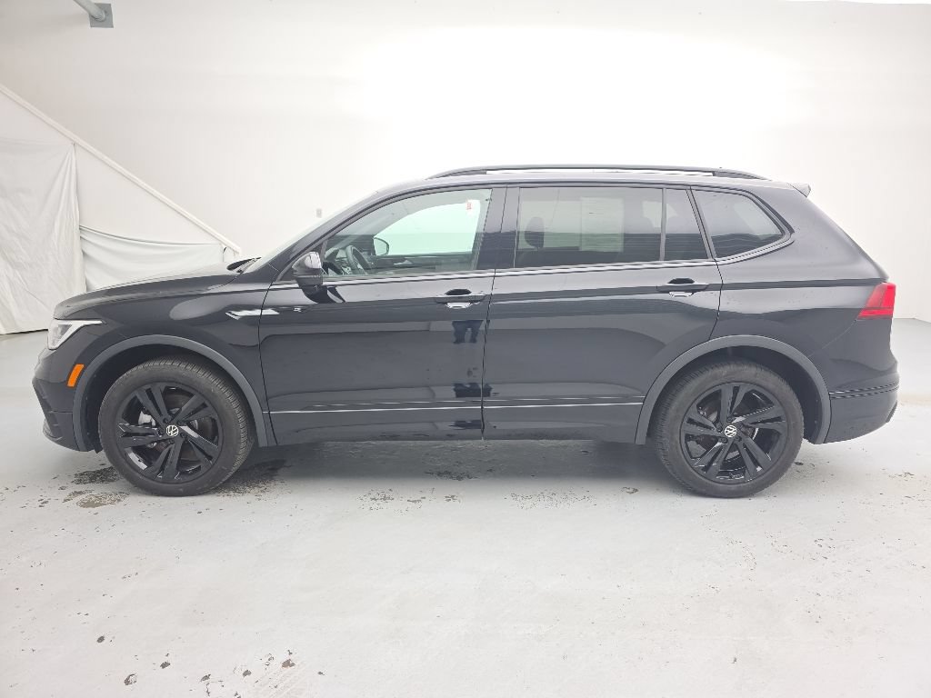 Used 2024 Volkswagen Tiguan SE R-Line AWD/4WD image 7