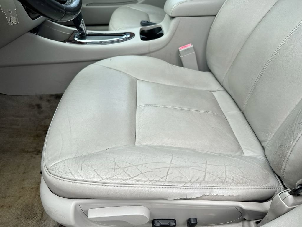 Used 2012 Chevrolet Impala LTZ FWD image 33